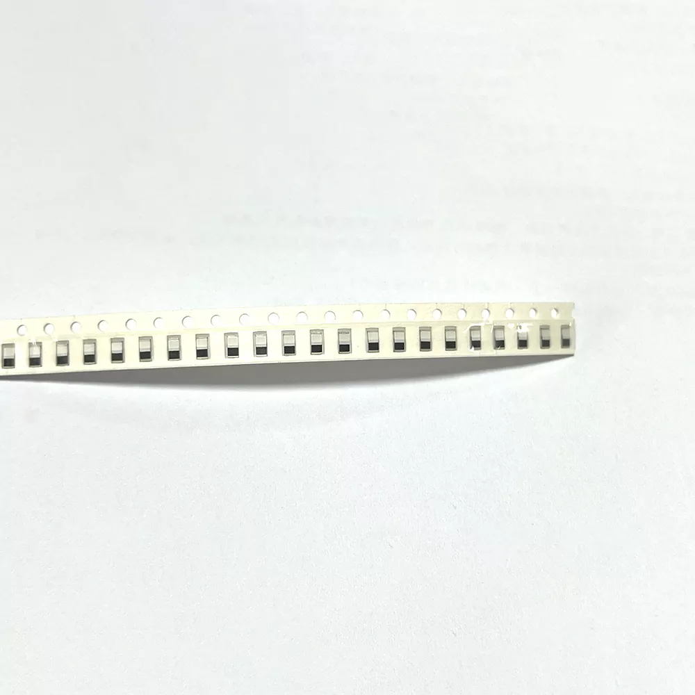 Keramisk patch antenne
